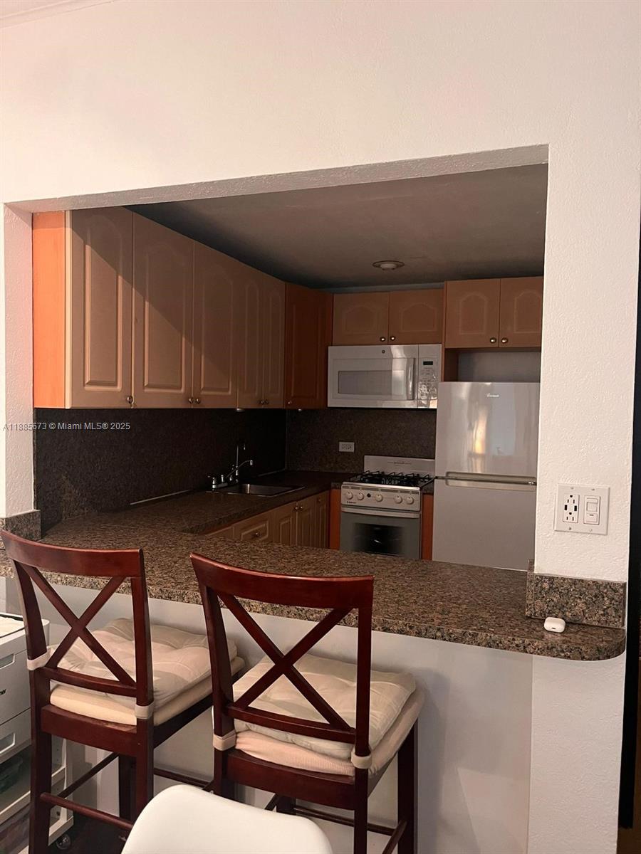 700 Biltmore Way # 418