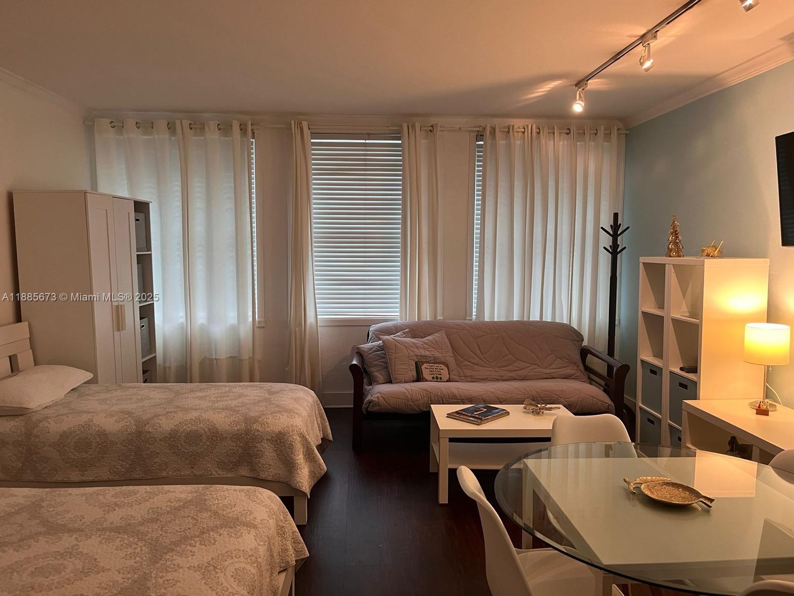 700 Biltmore Way # 418