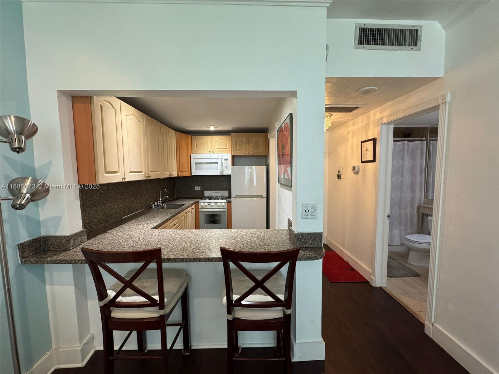 700 Biltmore Way # 418