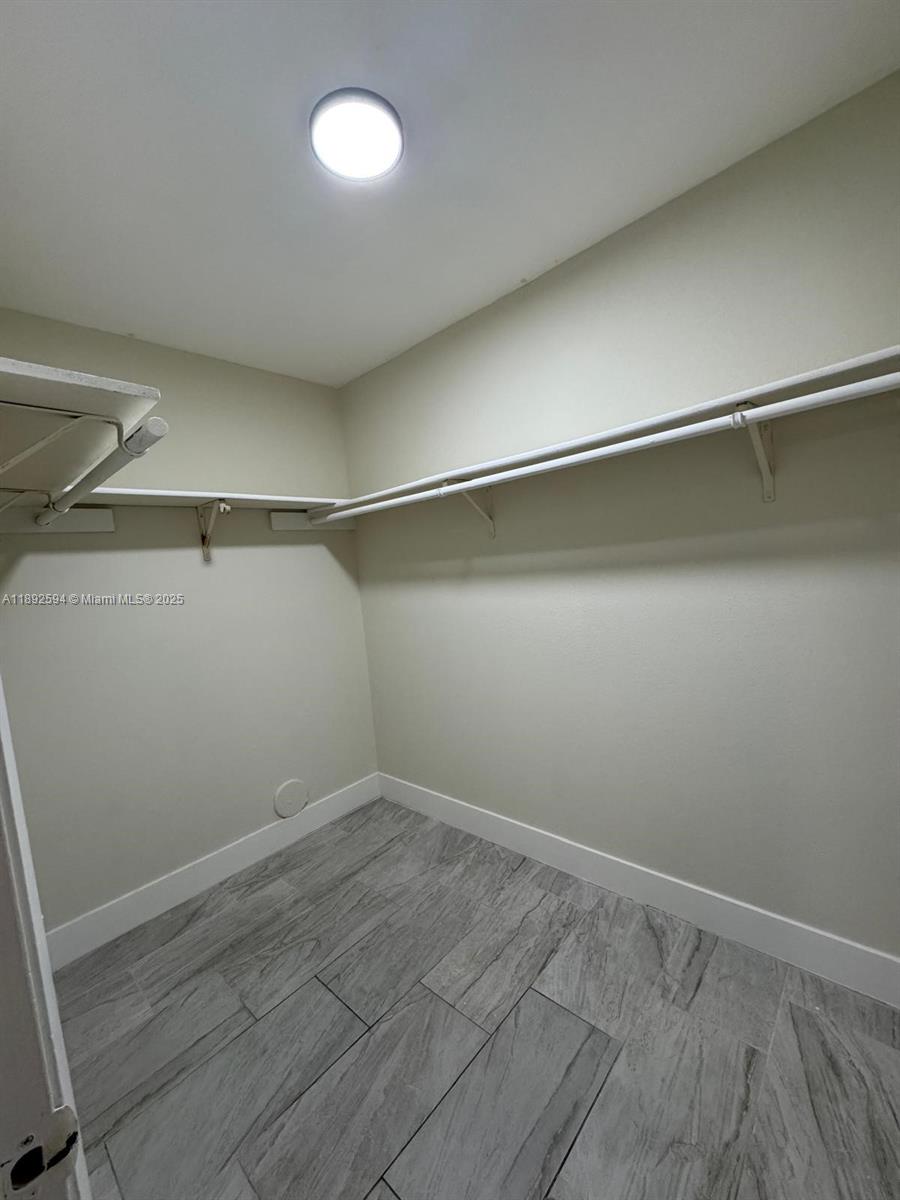 8737 NW 39th St # 8737