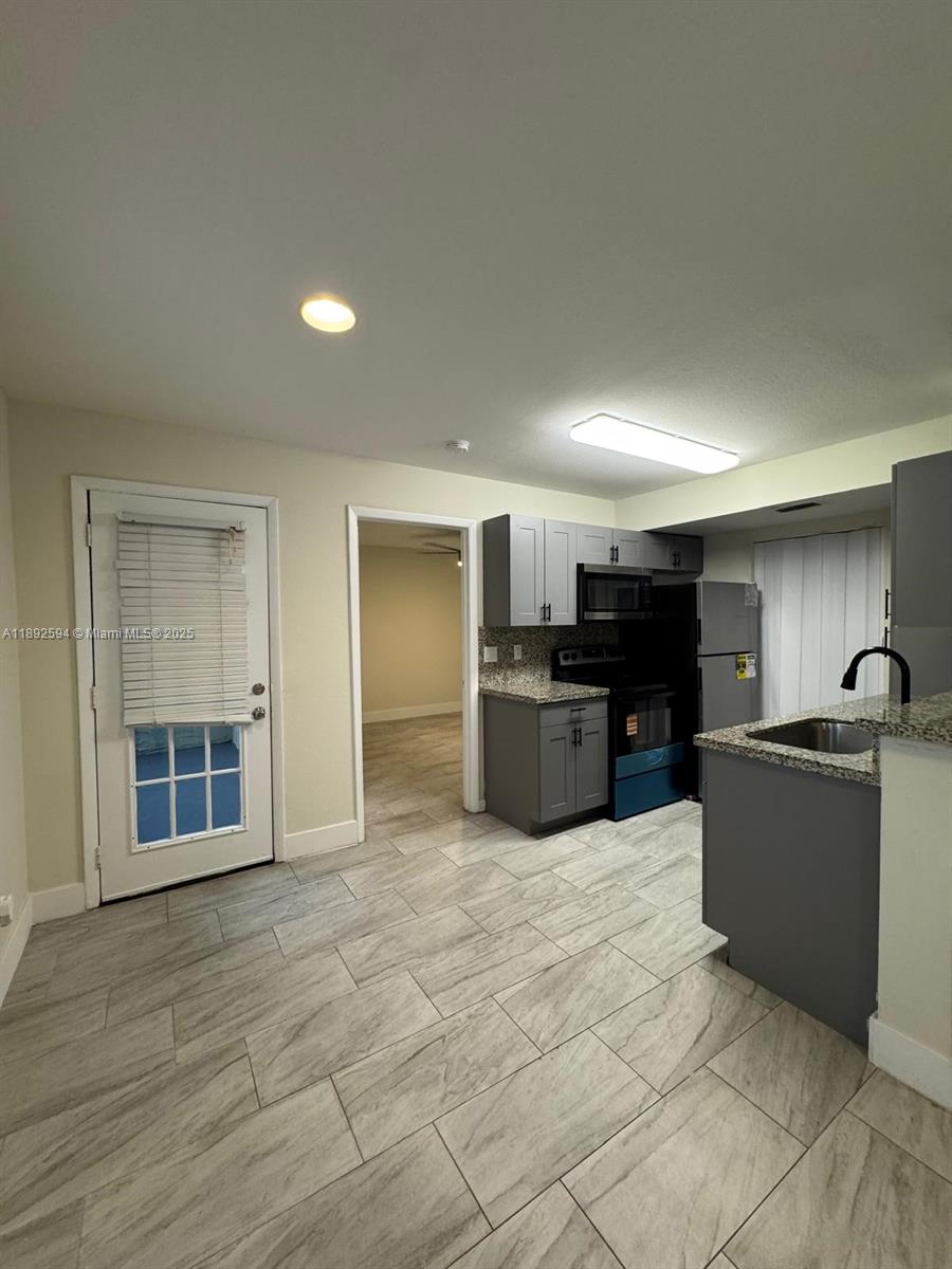 8737 NW 39th St # 8737