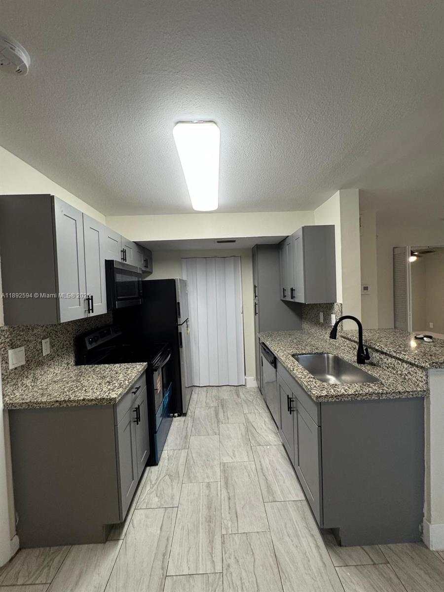 8737 NW 39th St # 8737