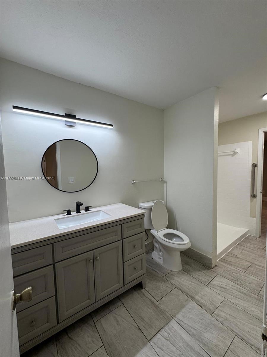 8737 NW 39th St # 8737