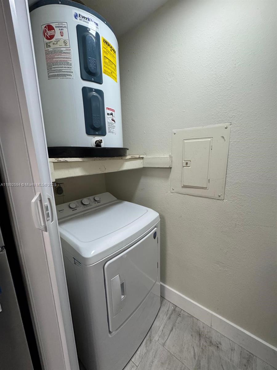 8737 NW 39th St # 8737