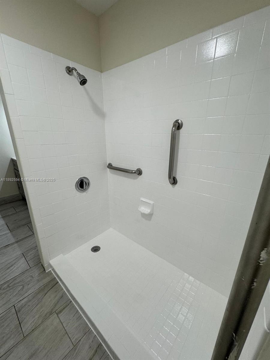 8737 NW 39th St # 8737