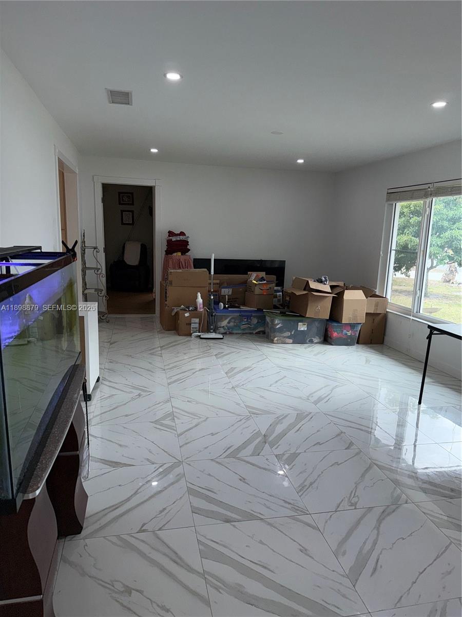 126 Sunflower Cir, Royal Palm Beach