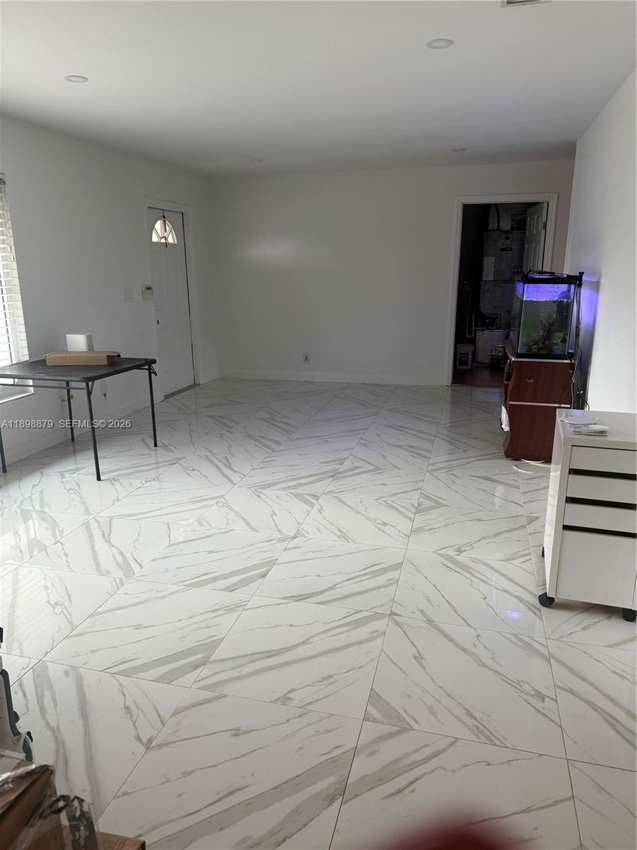 126 Sunflower Cir, Royal Palm Beach