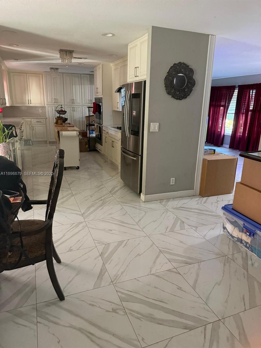 126 Sunflower Cir, Royal Palm Beach