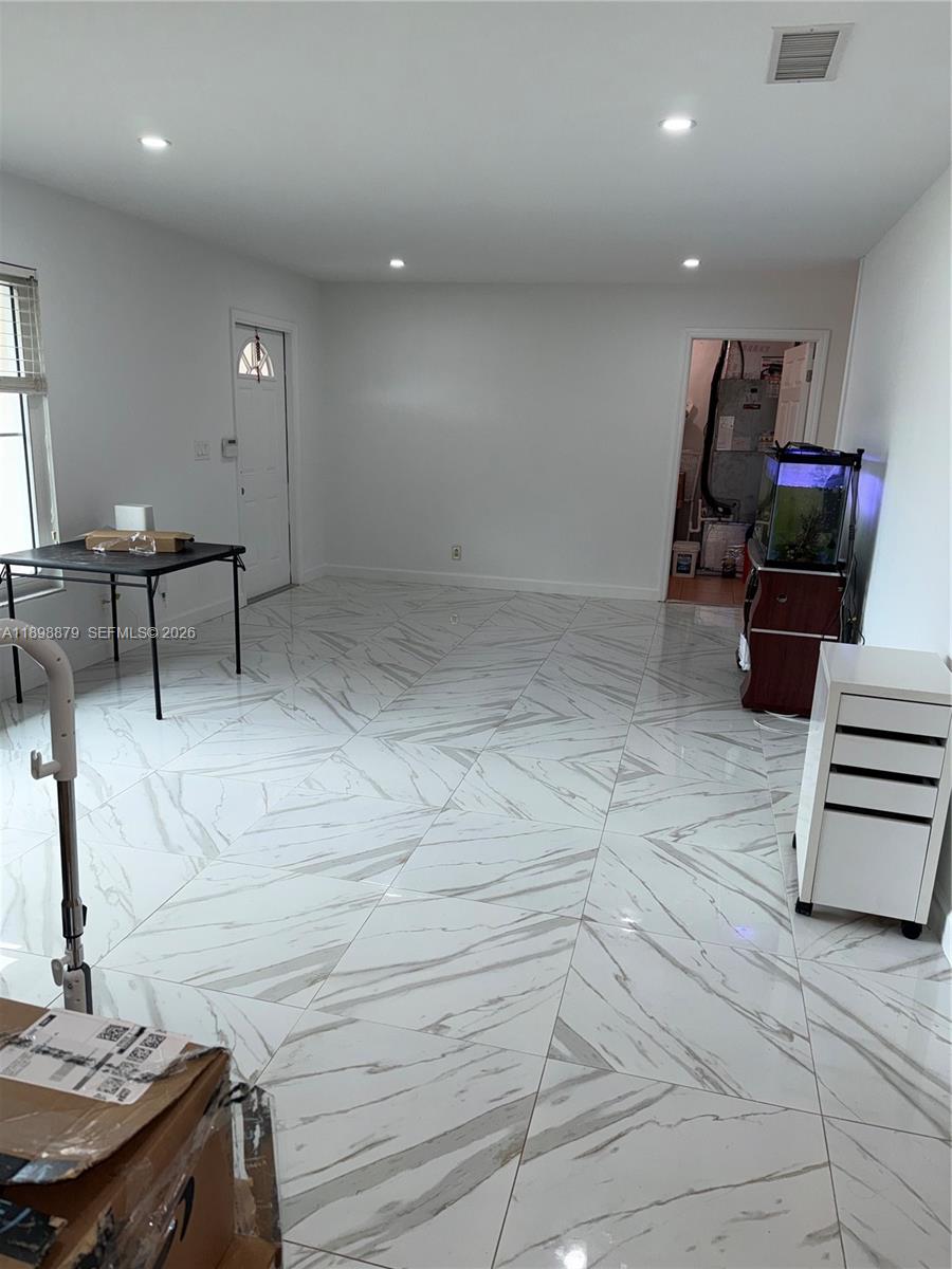 126 Sunflower Cir, Royal Palm Beach