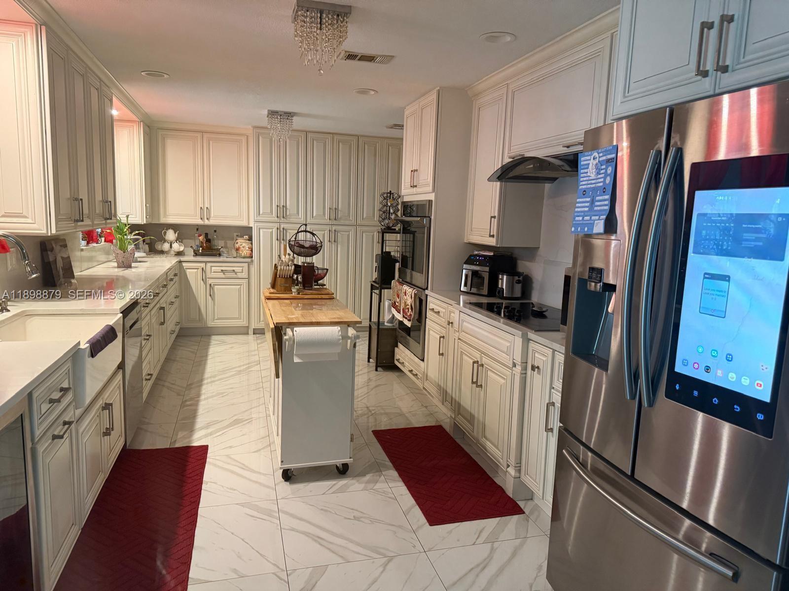 126 Sunflower Cir, Royal Palm Beach