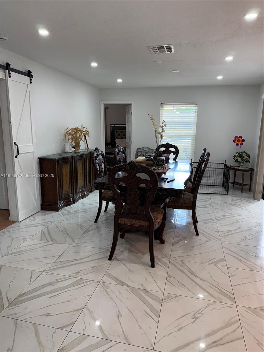 126 Sunflower Cir, Royal Palm Beach