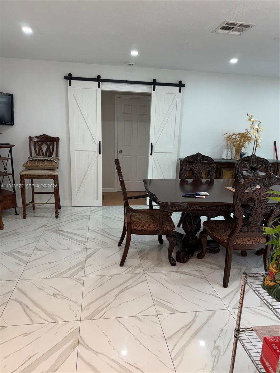 126 Sunflower Cir, Royal Palm Beach