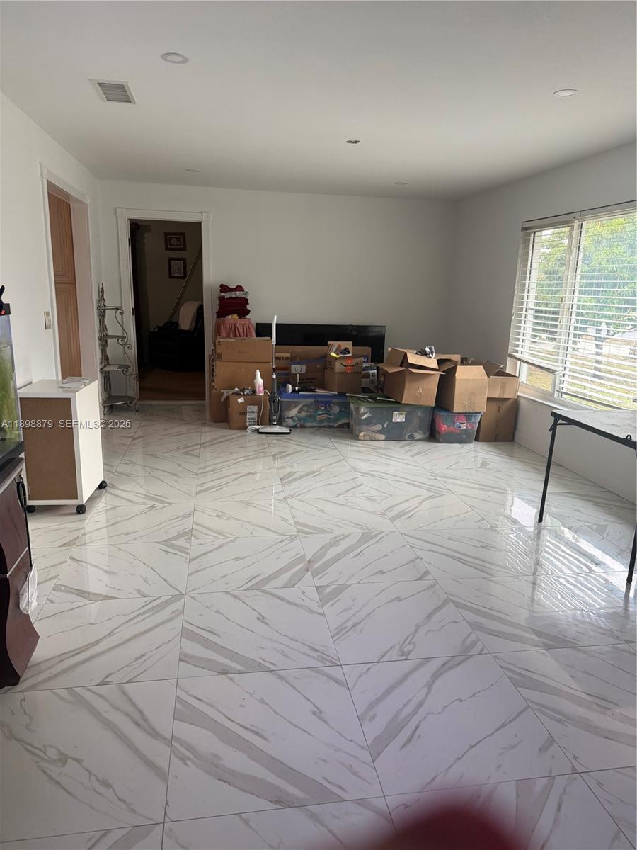 126 Sunflower Cir, Royal Palm Beach