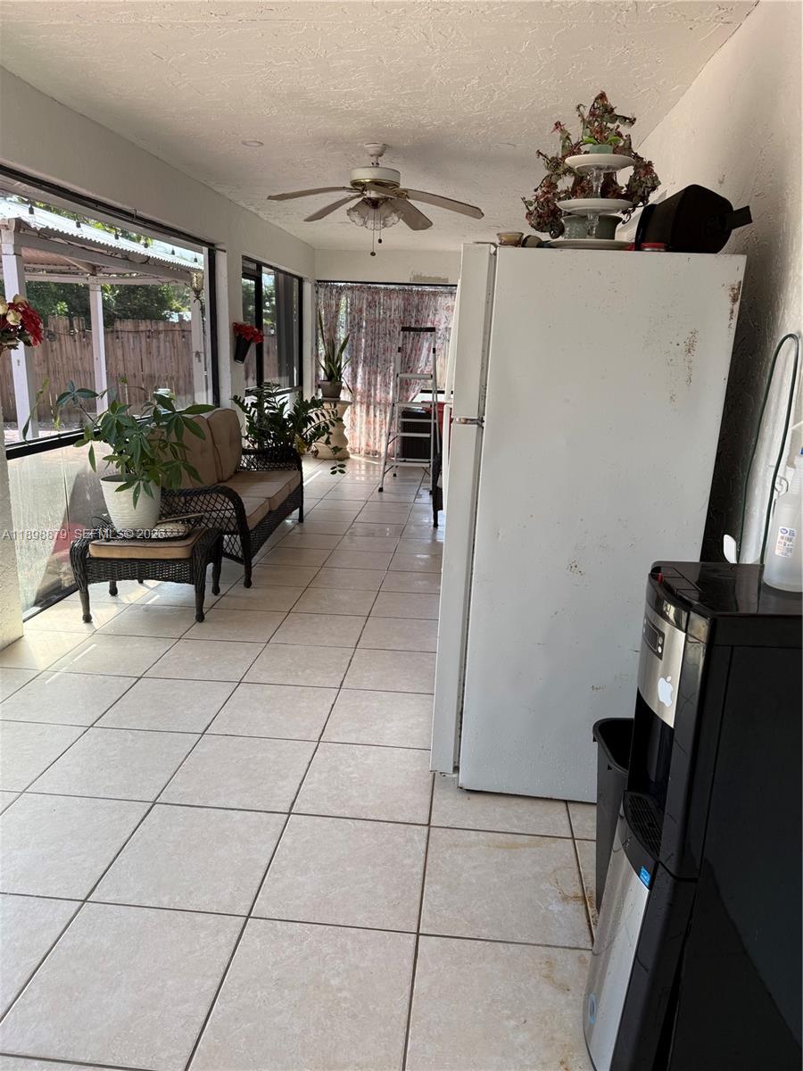 126 Sunflower Cir, Royal Palm Beach