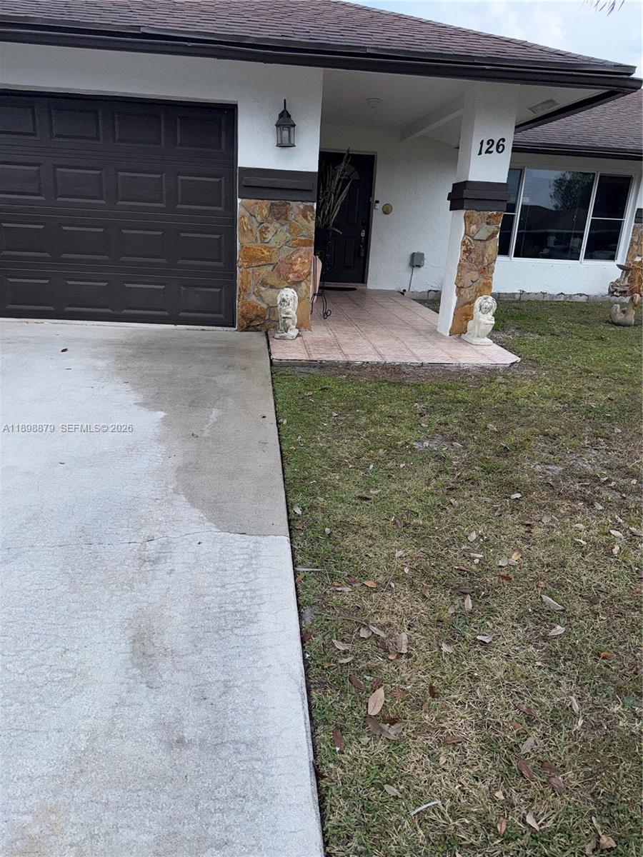 126 Sunflower Cir, Royal Palm Beach