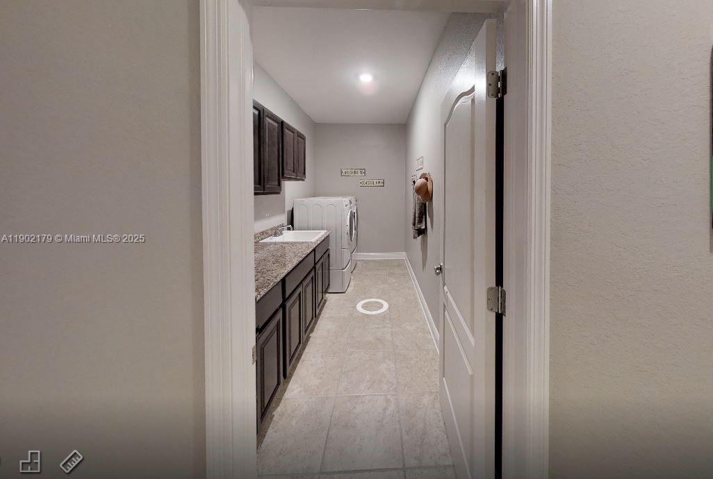 6476 Dunbarton, North Port