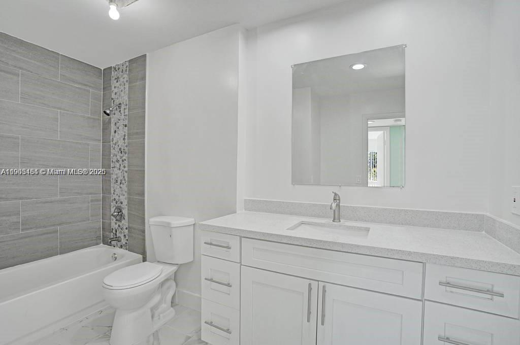 10725 Cleary Blvd # 303, Plantation Unit: 303