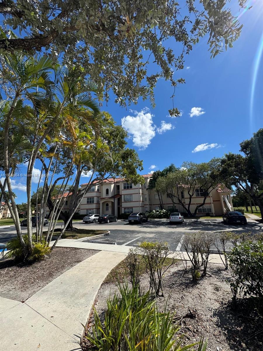 3400 N Pinewalk Dr N # 918