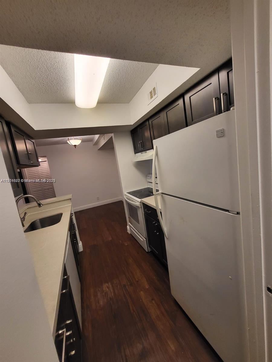 5654 Rock Island Rd # 222