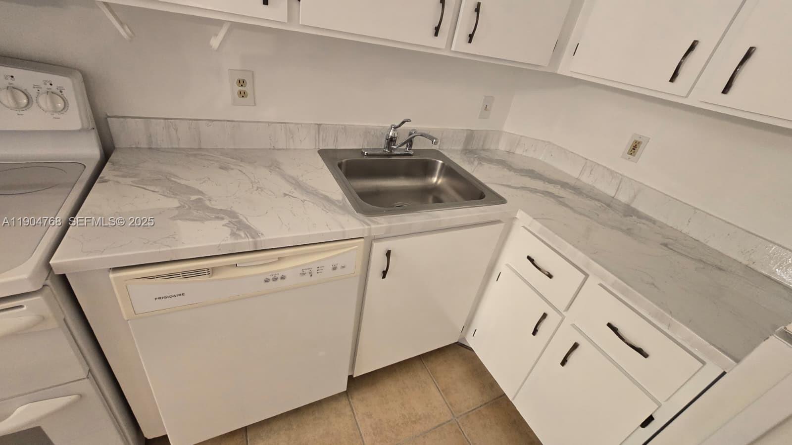 10717 Cleary Blvd # 207