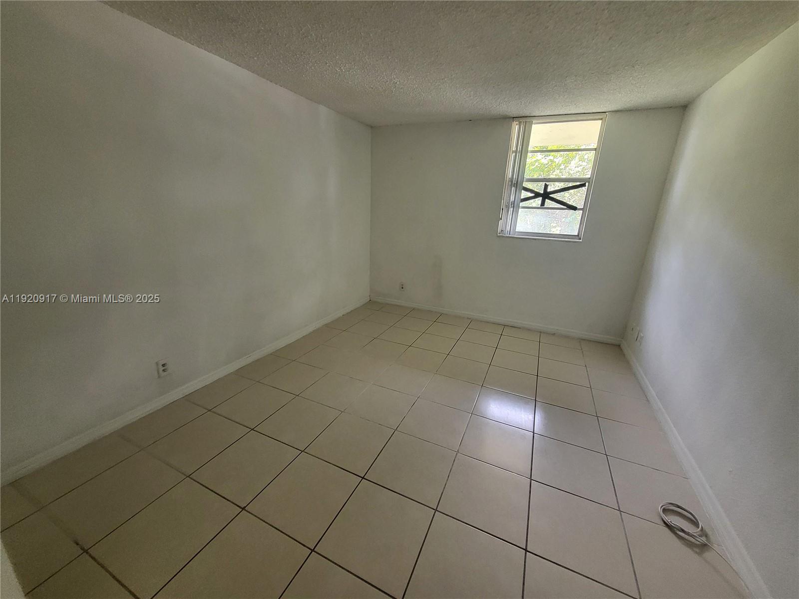 4550 NW 9th St # 217E