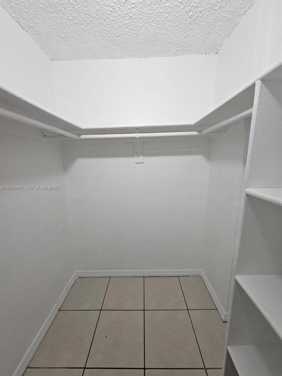 4550 NW 9th St # 217E