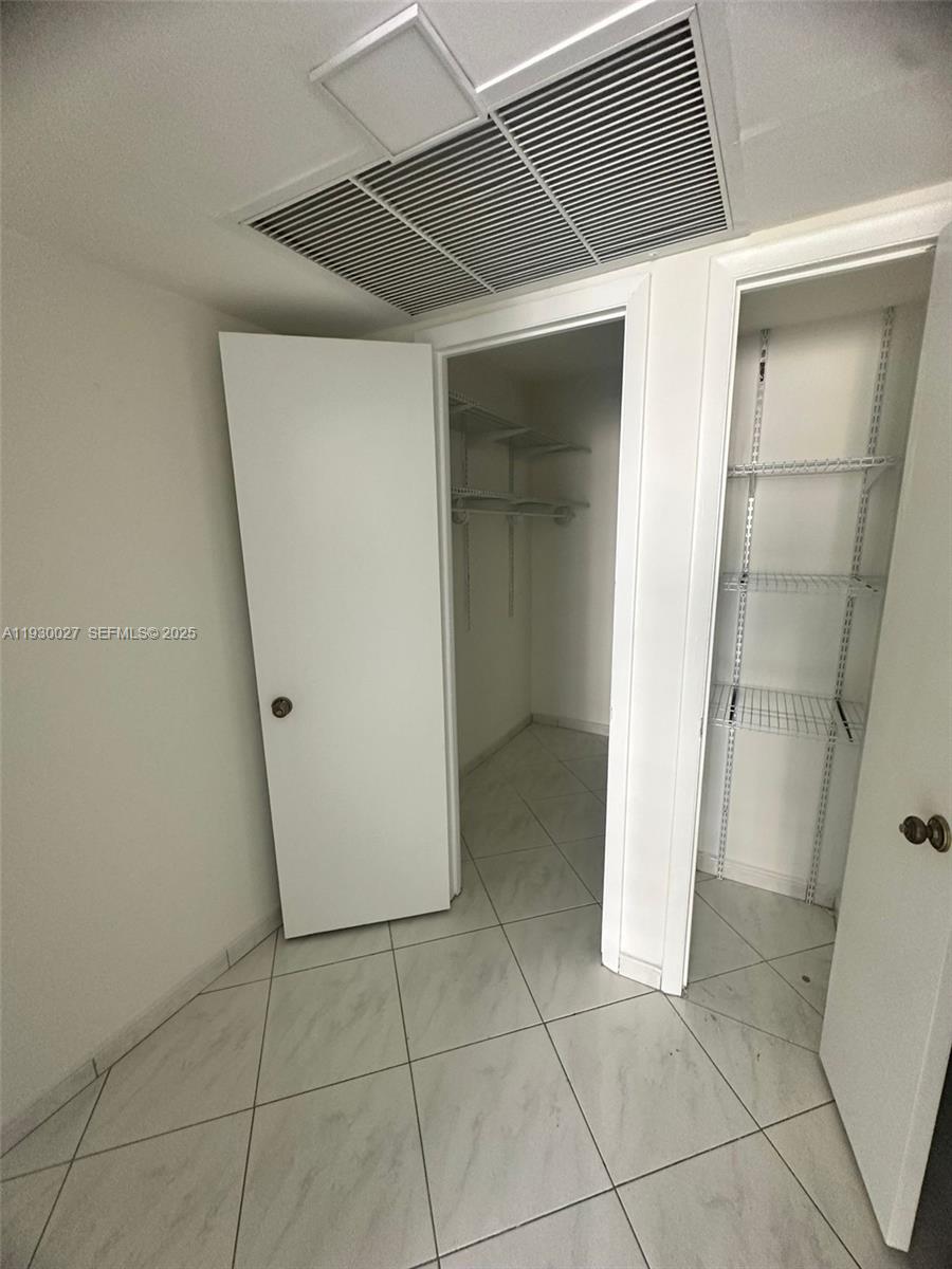 5555 Collins Ave # 8Z