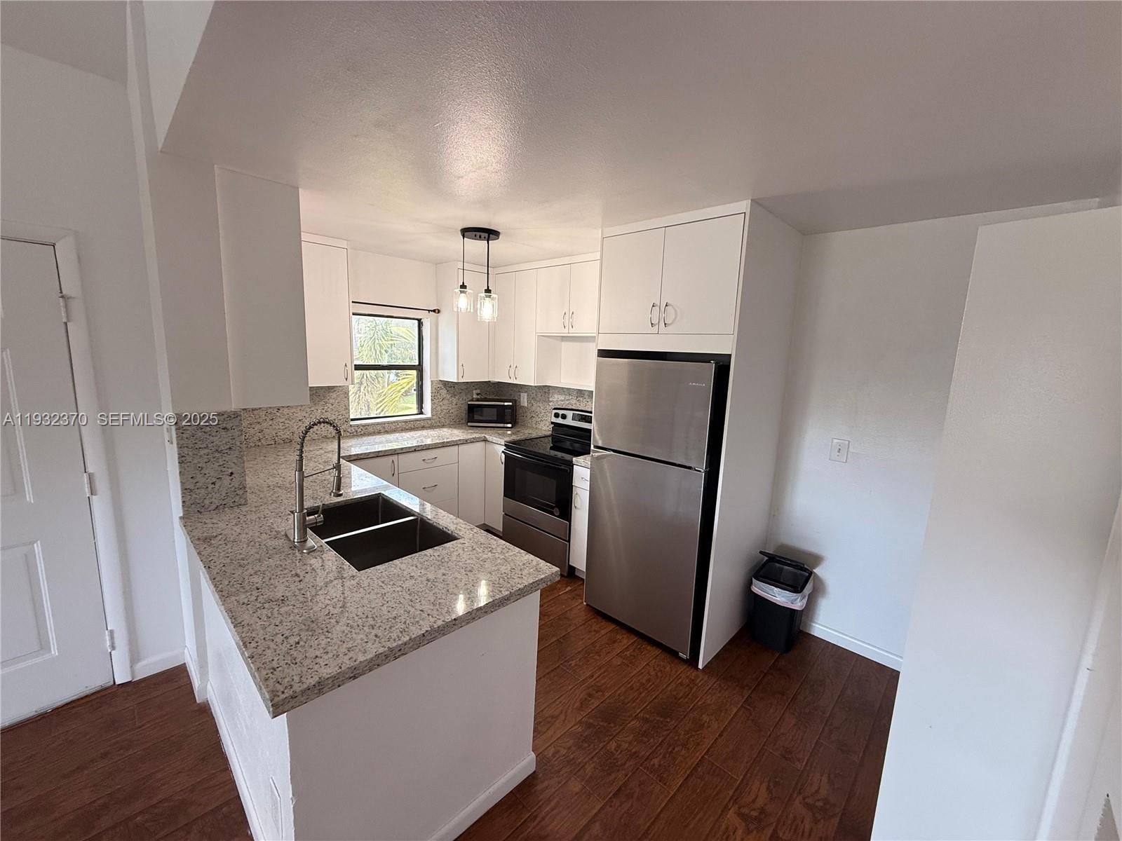 3961 NW 87th Ave # 3961