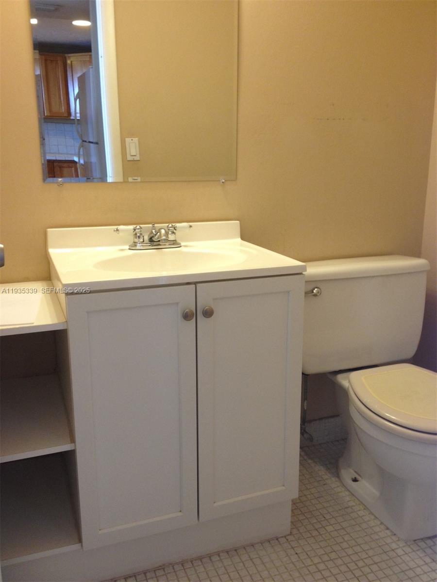 2025 NE 164th St # 1006