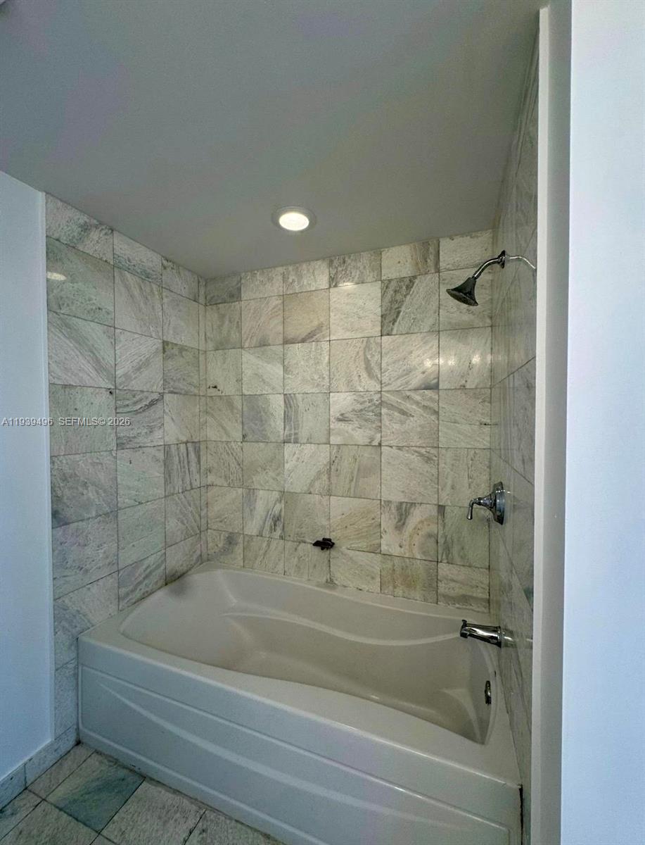 1060 BRICKELL AV # 2603