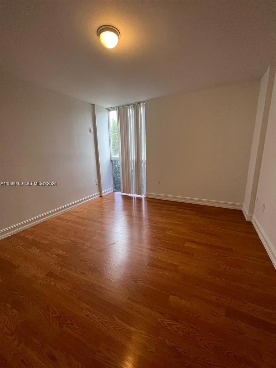 7035 NW 186th St # D303