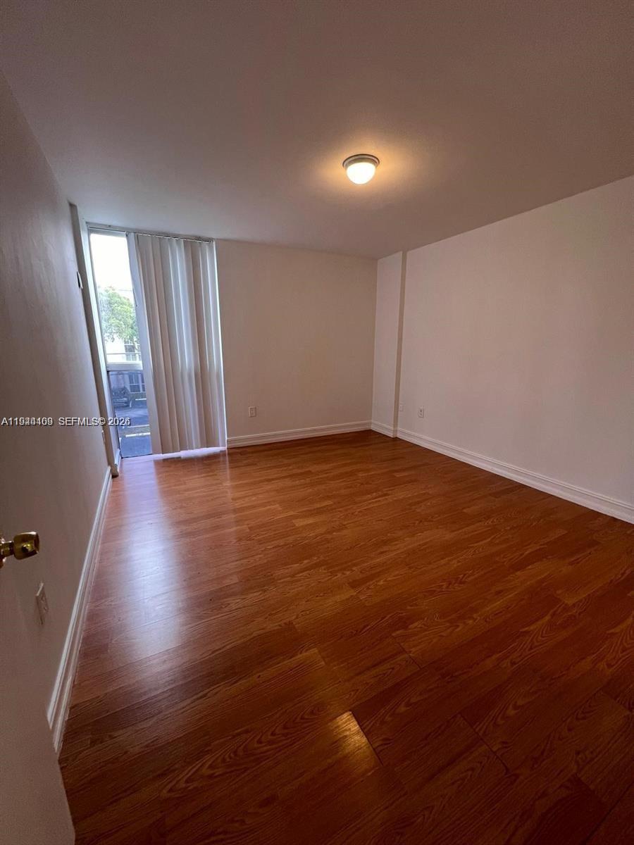 7035 NW 186th St # D303