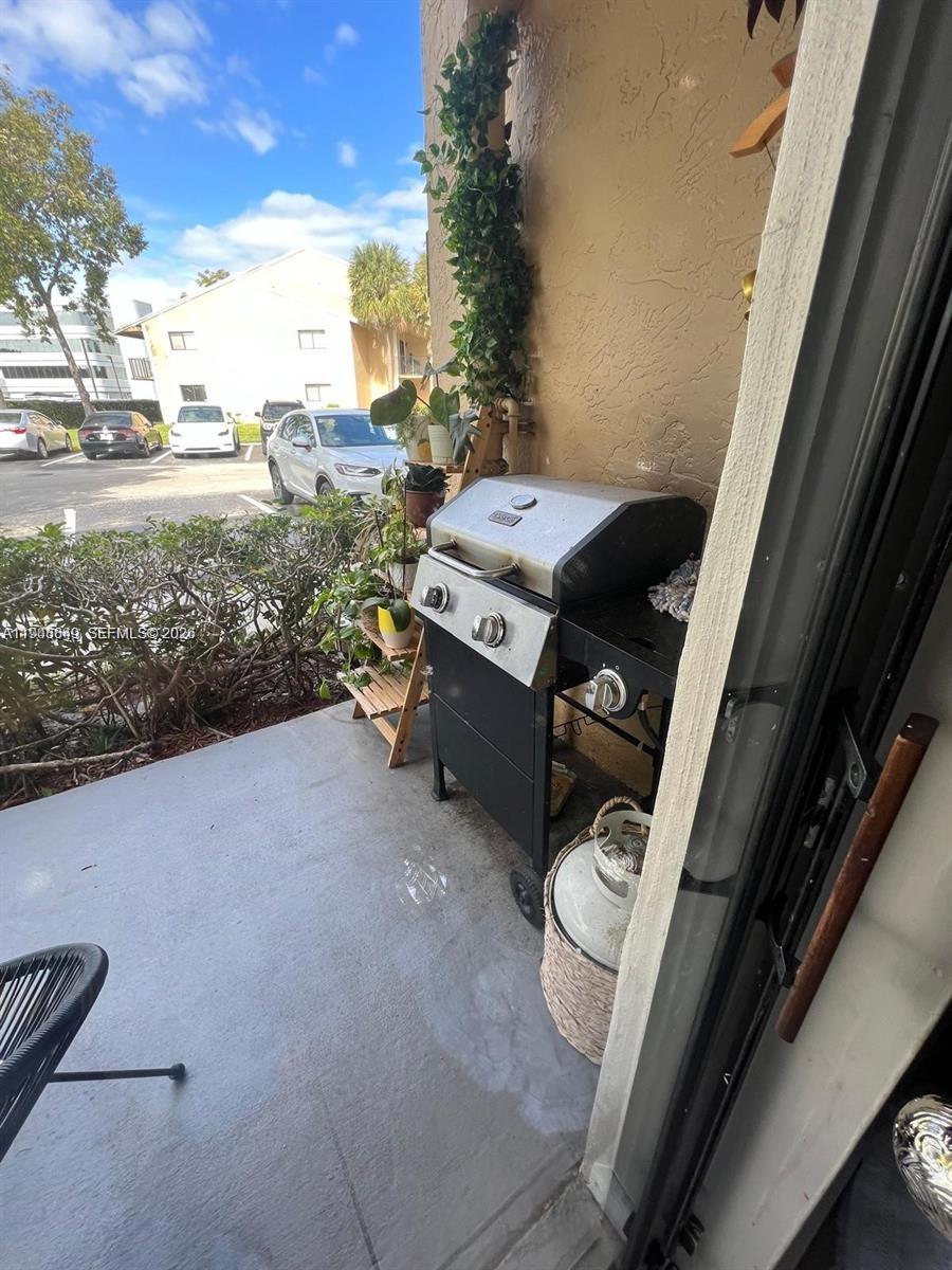 251 W Palm Cir W # 102