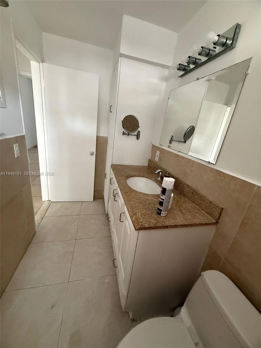 10250 W Bay Harbor Dr # 2C