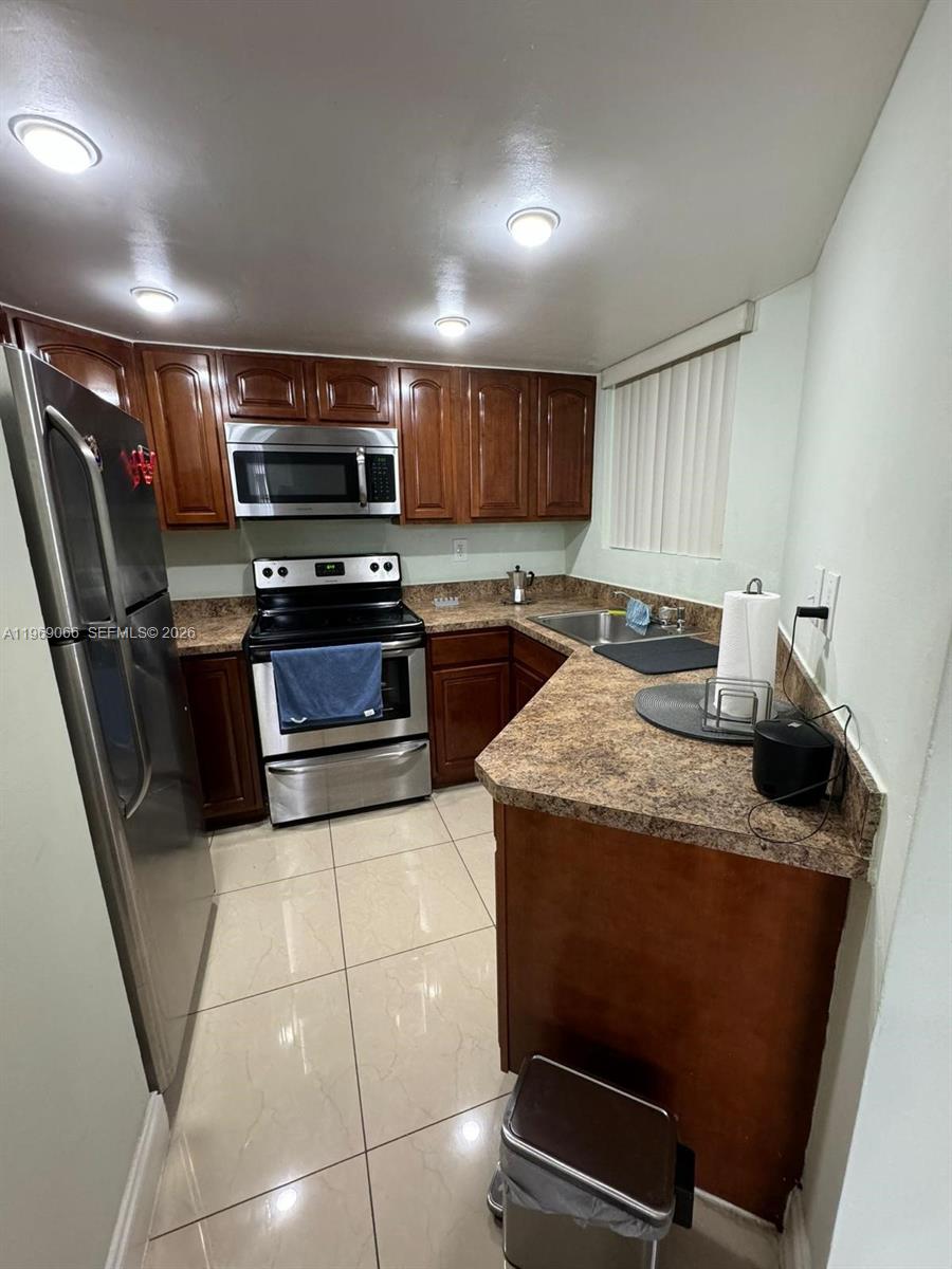 8365 SW 152nd Ave Unit: ph2