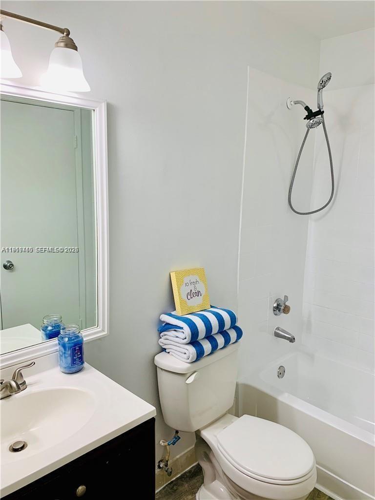 9921 Nob Hill Ln # 9921