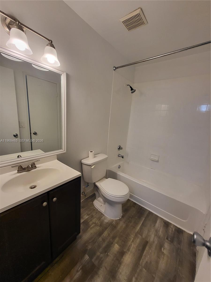 9921 Nob Hill Ln # 9921