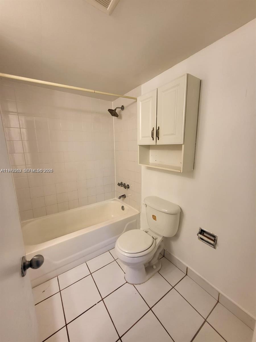 455 S Pine Island Rd # 410C