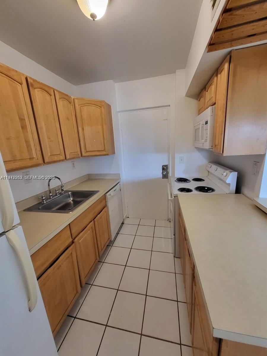 455 S Pine Island Rd # 410C
