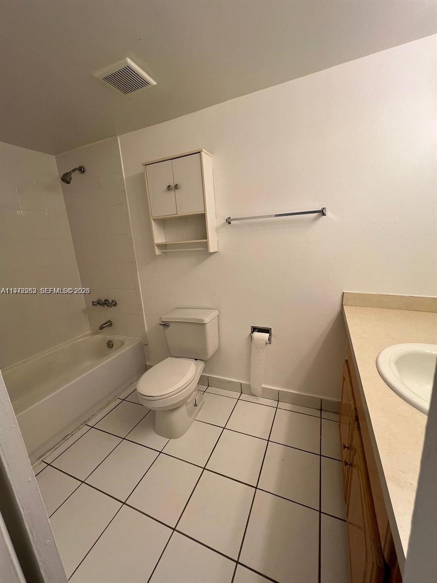 455 S Pine Island Rd # 410C