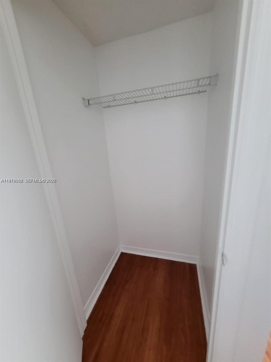 500 Brickell Ave # 2906