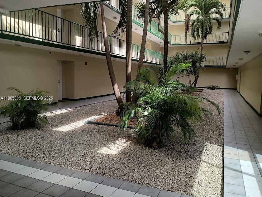 8321 NW 7th St # 307 Unit: 1-307