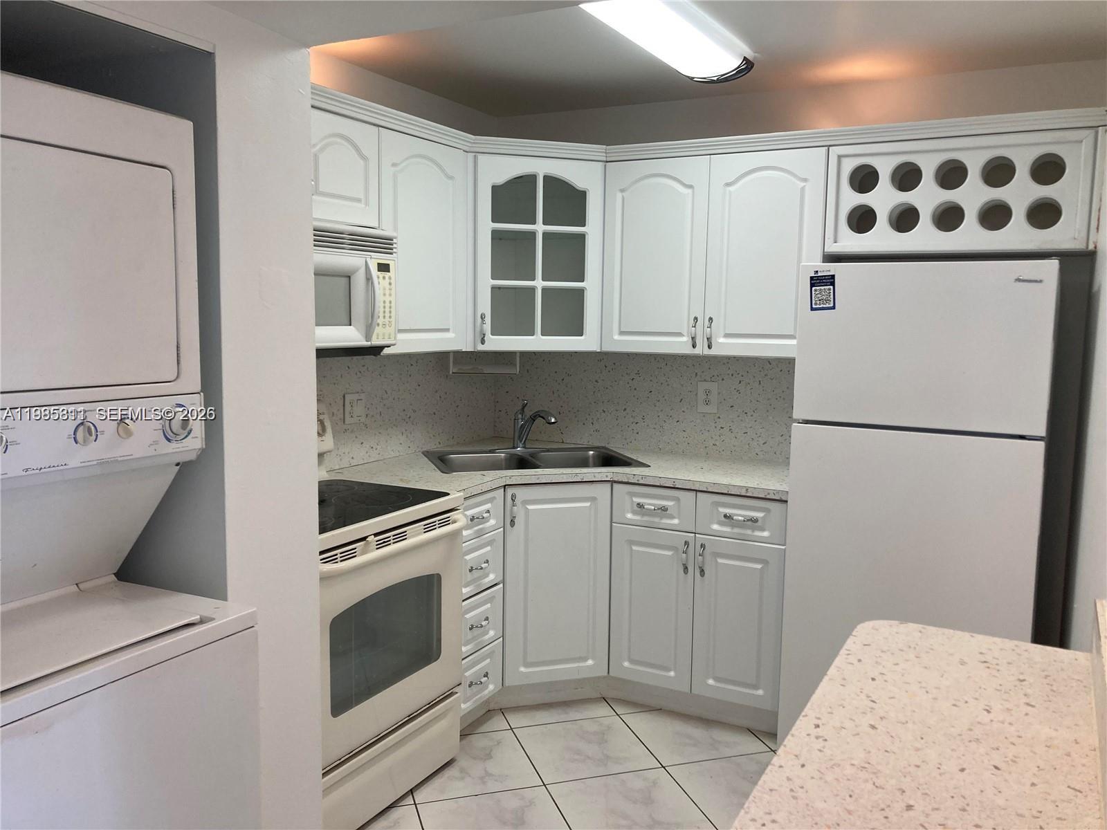 8321 NW 7th St # 307 Unit: 1-307