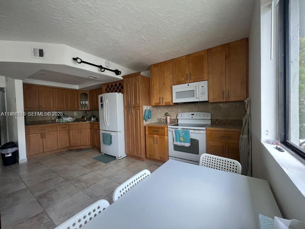 8215 SW 152nd Ave # 418 Unit: G-418