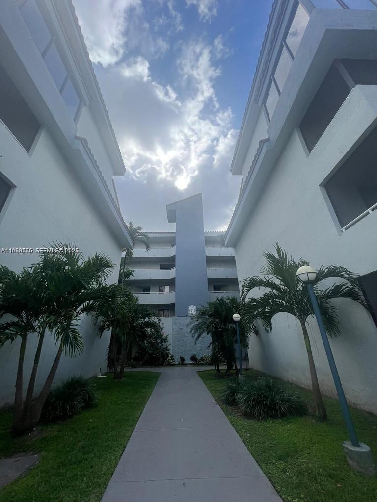 8215 SW 152nd Ave # 418 Unit: G-418