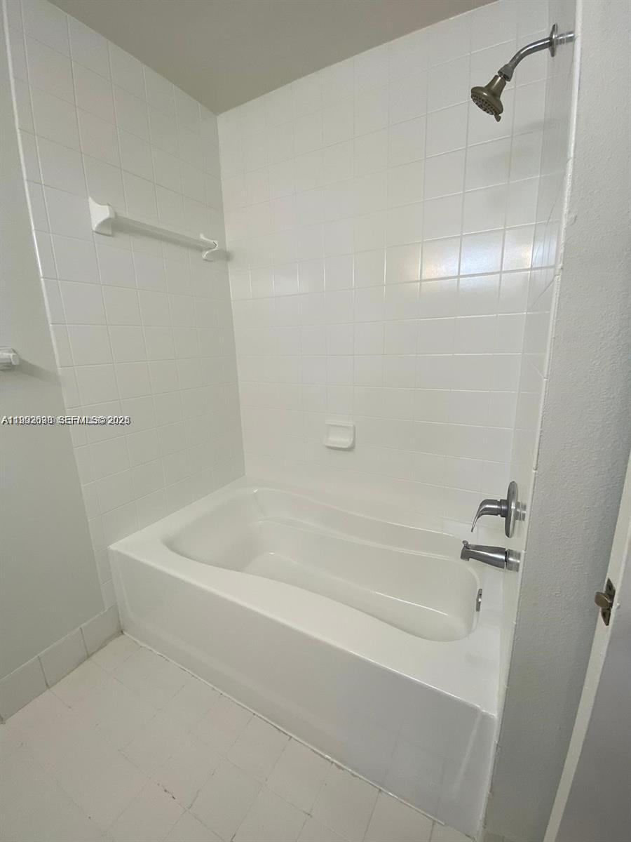 4500 NW 107th Ave # 9 Unit: 201-9