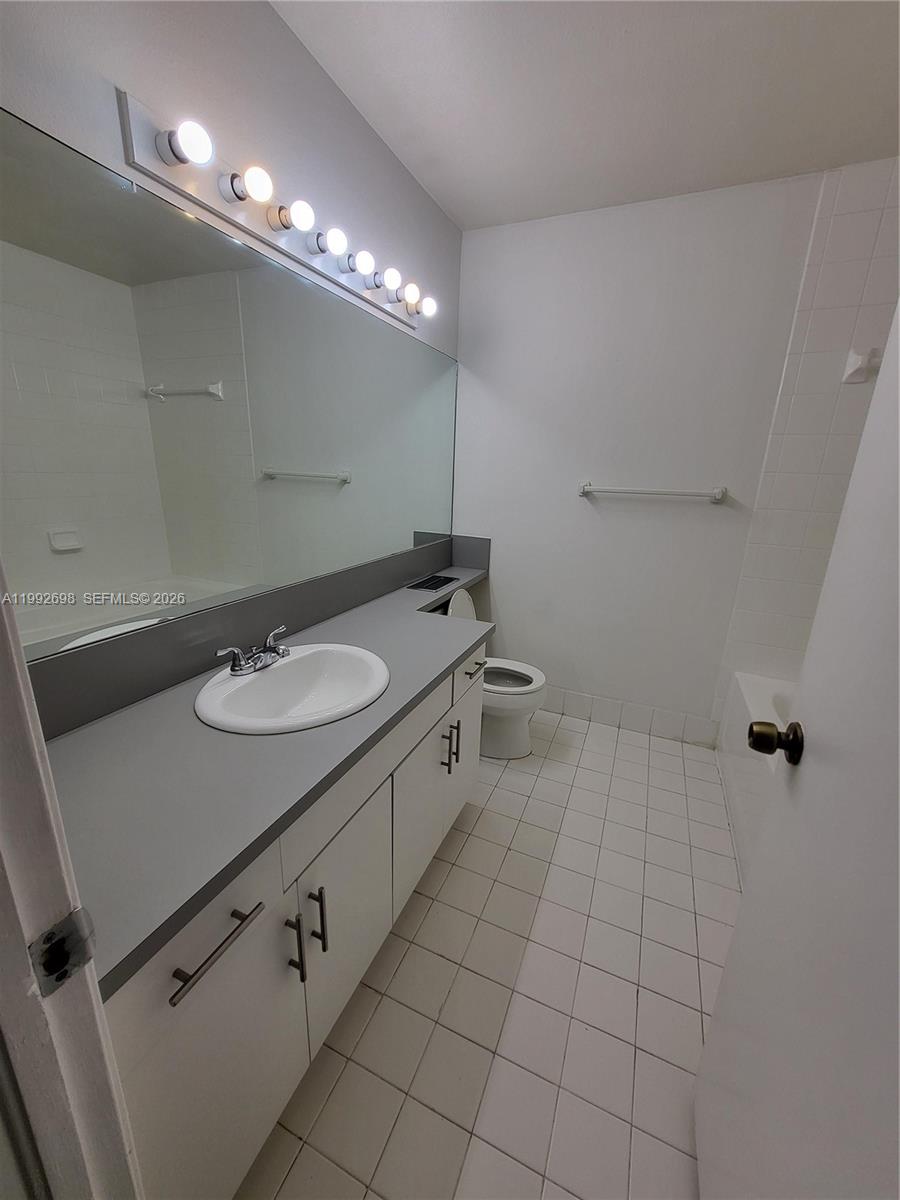 4500 NW 107th Ave # 9 Unit: 201-9