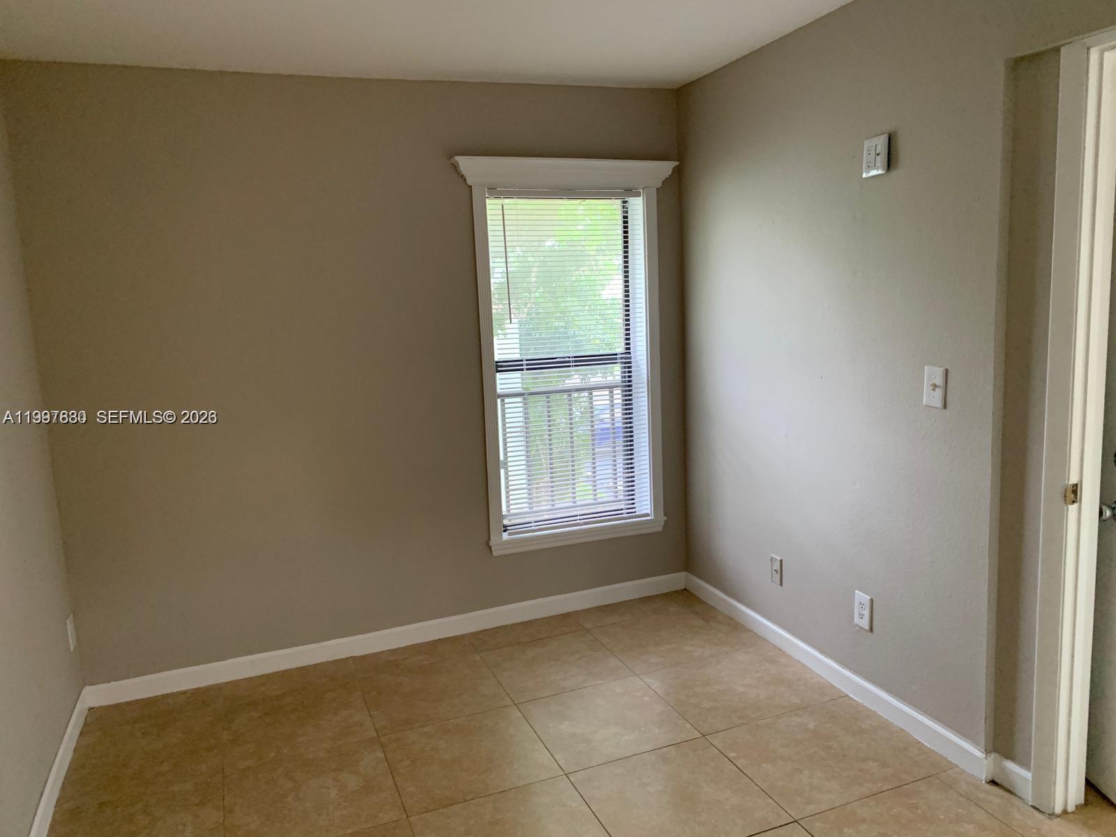 3932 NW 87th Ave # 3932