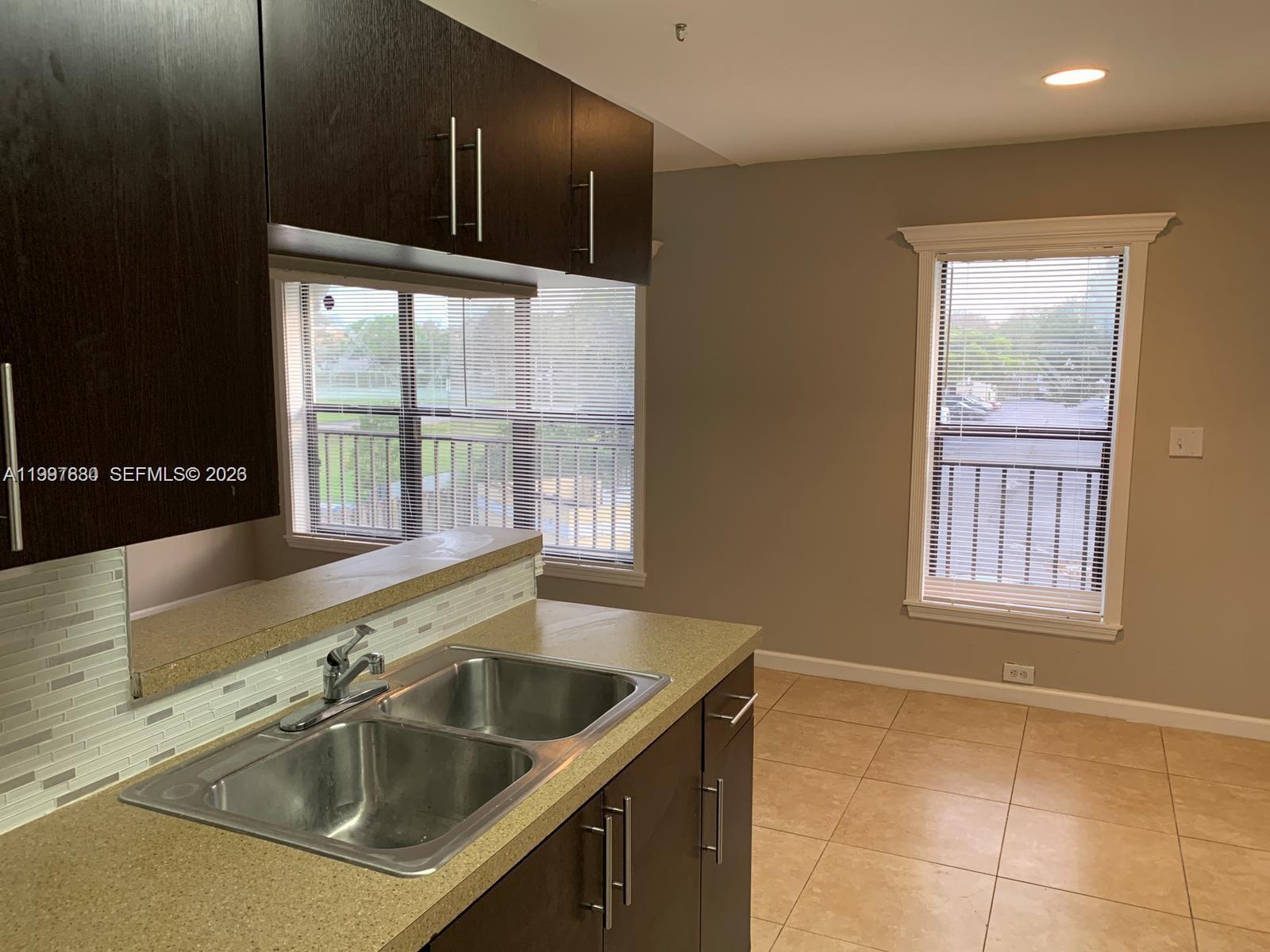 3932 NW 87th Ave # 3932