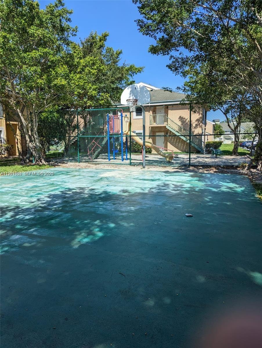 3932 NW 87th Ave # 3932